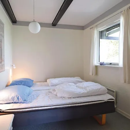 Holiday home Gorgeous In Juelsminde With Kitchen *