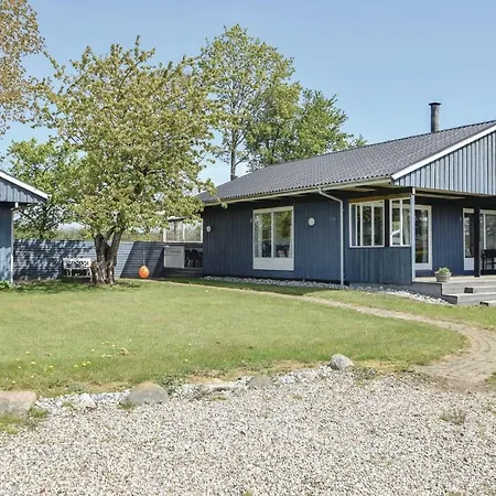Gorgeous In Juelsminde With Kitchen Holiday home *